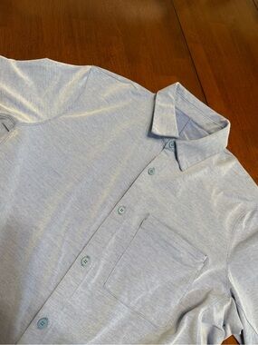 Lululemon New Venture Shirt Mens Large Blue Short Sleeve Button Up Camp Travel